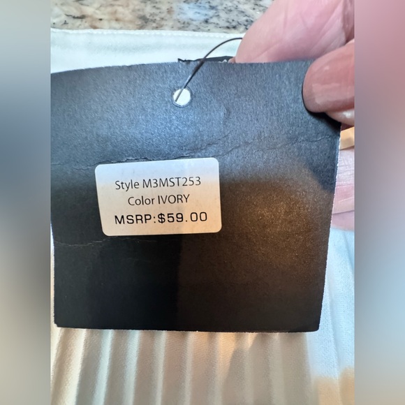 NWT. Marc New York cream colored pleated skirt with gold buttons. - Picture 3 of 12